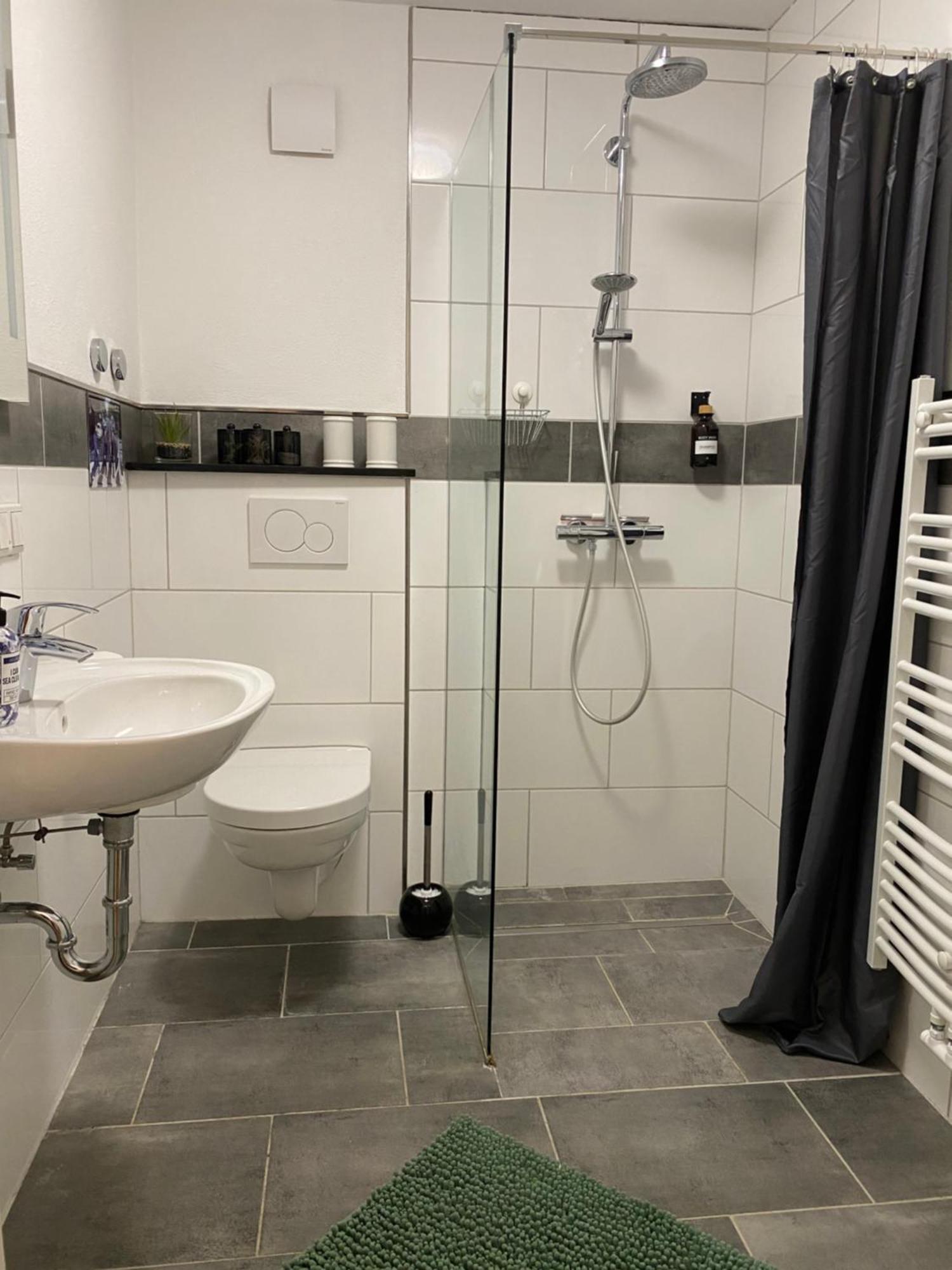 Apartment Roomy Comfort - Zwischen Heidelberg Und Mannheim Edingen-Neckarhausen Bagian luar foto
